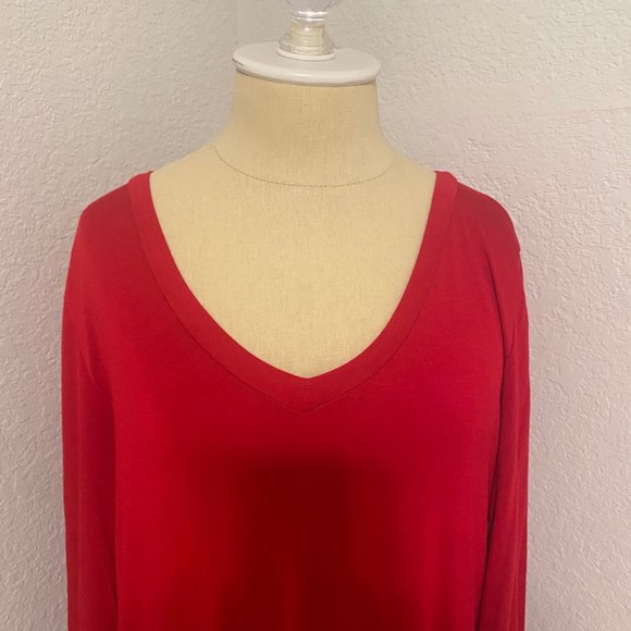 Inchanted Red 3/4 Sleeve Top - Picture 2 of 12